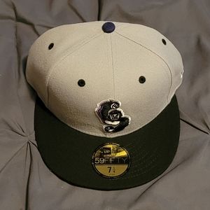 Rare Exclusive SilverBacks New Era 59Fifty - Size 7 1/4